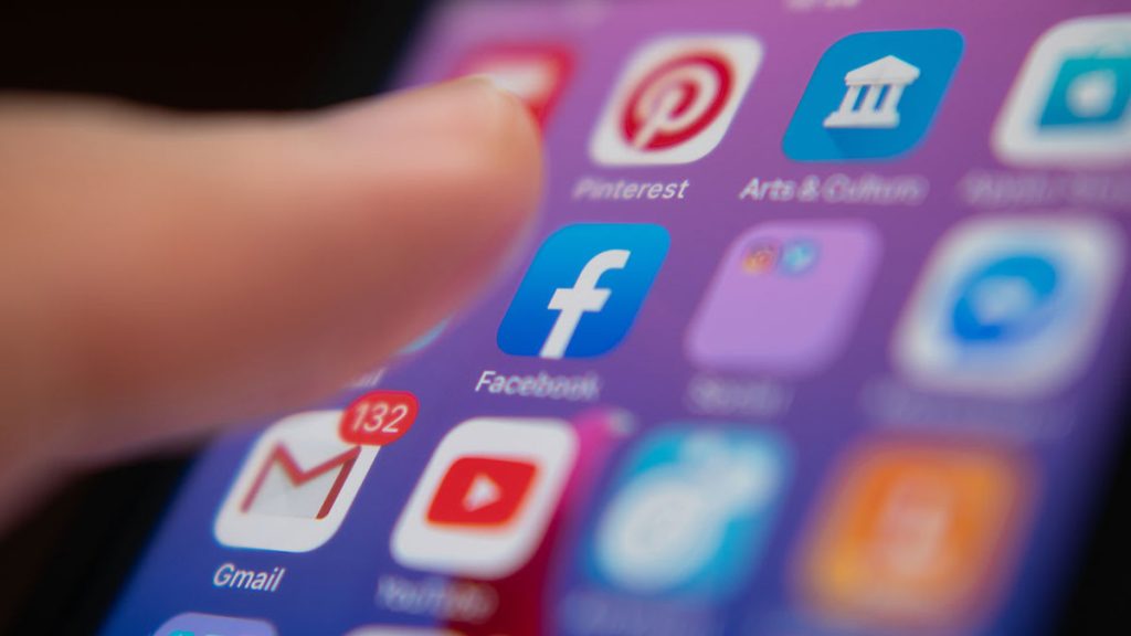 how-to-quit-facebook-–-consumer-reports