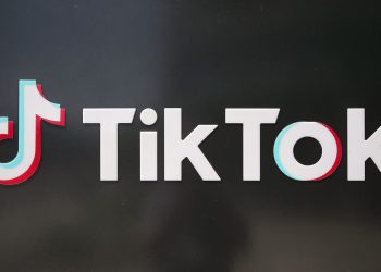 tiktok,-snapchat-and-onlyfans-face-tough-new-ofcom-rules-in-crackdown-|-evening-standard