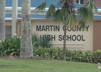 teens-arrested-after-posting-snapchat-threat-to-'shoot-up'-florida-high-school,-authorities-say