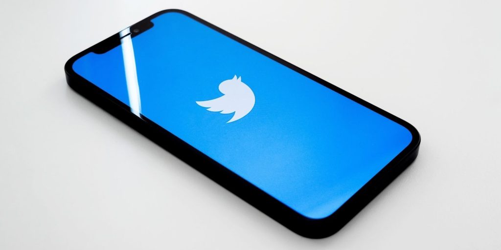 how-do-you-get-spaces-on-twitter?-–-makeuseof