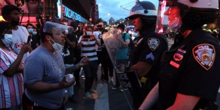nypd-used-instagram-to-stalk-blm-protester,-lawsuit-says