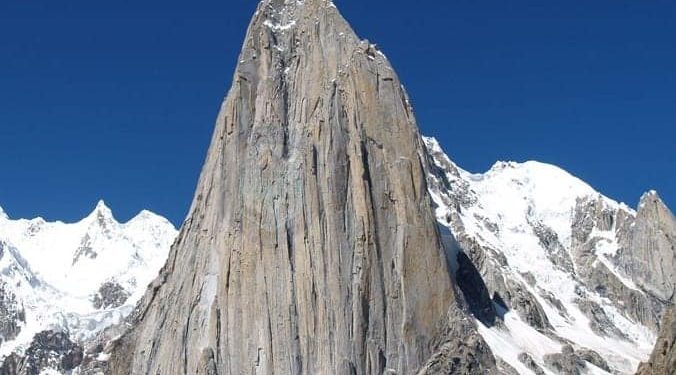 poles-aim-for-a-winter-first-in-the-karakorum:-shipton-spire-–-explorersweb-»