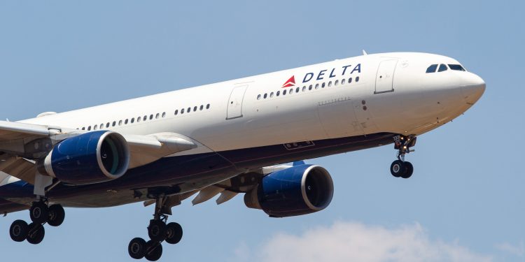 stocks-making-the-biggest-moves-midday:-blackrock,-vimeo,-delta-air-lines,-moderna-and-more