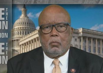 thompson-says-facebook-is-“working”-with-january-6-committee-–-cbs-news