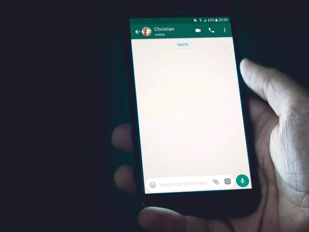 whatsapp-won't-work-on-these-phones-from-november-1:-check-the-full-list-|-business-insider-india