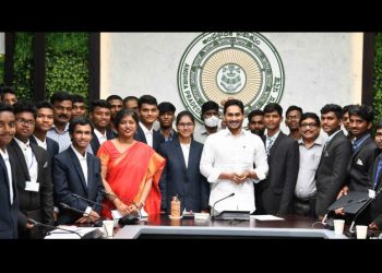 cm-greets-iit-rankers-from-sc/st-gurukuls-–-deccan-chronicle