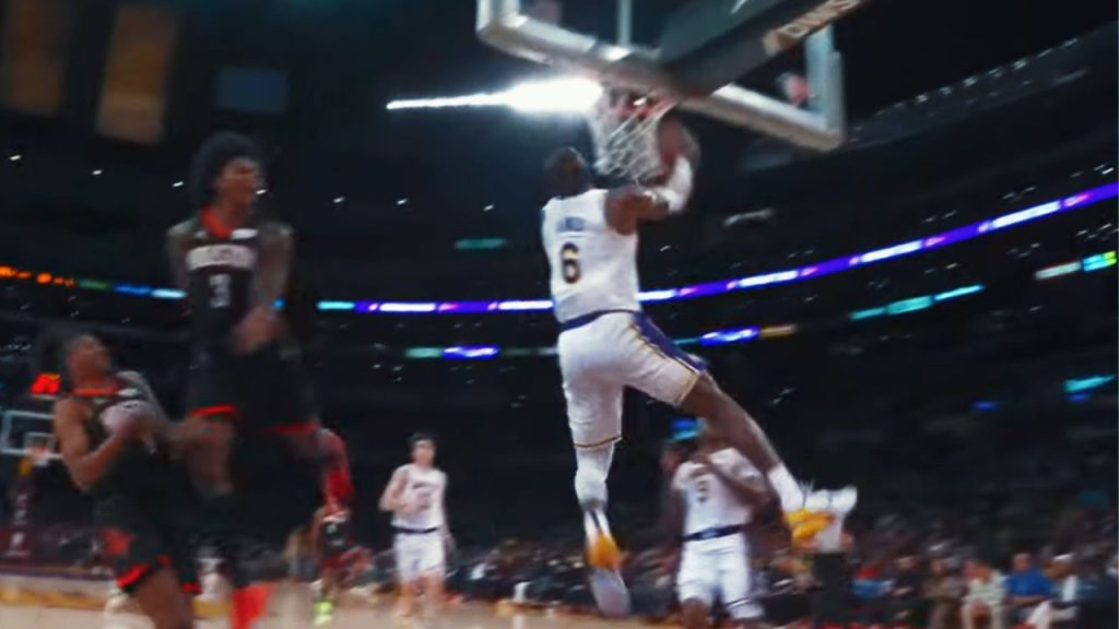 lebron-still-got-it!-monster-reverse-jam-in-transition-–-youtube