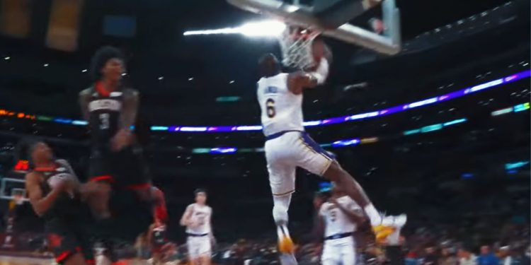 lebron-still-got-it!-monster-reverse-jam-in-transition-–-youtube