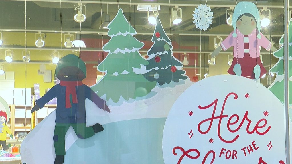 tis-the-season?-twitter-poll-finds-majority-against-christmas-decorations-in-early-…