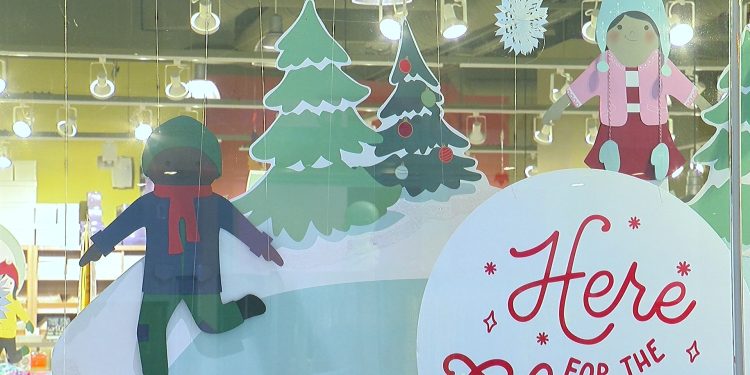 tis-the-season?-twitter-poll-finds-majority-against-christmas-decorations-in-early-…