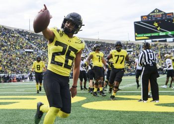 oregon-football:-twitter-reactions-to-shocking-no.-4-ranking-in-first-playoff-poll-–-autzen-zoo