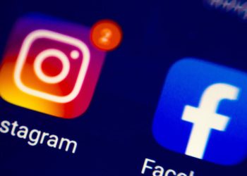 facebook-and-instagram-users-report-outages-–-cbs-news