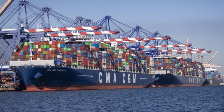 supply-chain-disruptions-will-take-'quite-a-long-time'-to-resolve,-says-shipping-firm-ceo-–-cnbc