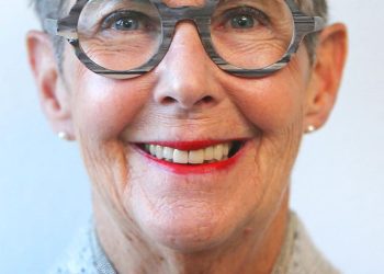 janet-peischel's-the-internet-marketer:-facebook-reinvents-itself,-building-virtual-environment