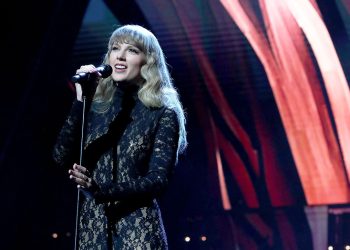 taylor-swift-teases-'babe'-solo-version-on-tumblr-–-billboard