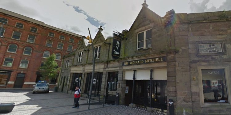 woman,-19,-in-'cat-fight'-with-teenage-girl-in-wetherspoons-toilets-after-snapchat-row-–-the-mirror