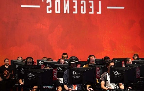 'apex-legends'-has-dethroned-rivals-'call-of-duty:-vanguard,'-and-'fortnite'-as-twitch's-…-–-brinkwire