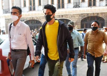 nothing-objectionable-in-aryan-khan's-whatsapp-chats;-no-evidence-of-conspiracy-in-ncb-…
