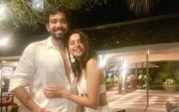 rakul-preet-singh,-brother-aman-bring-in-film-industry's-linkedin-–-the-new-indian-express