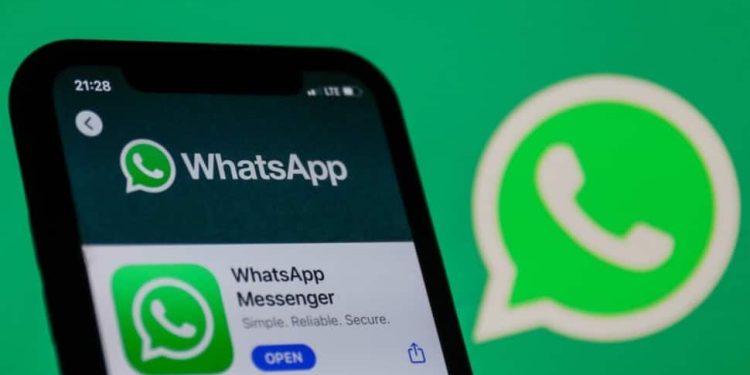 whatsapp-update:-whatsapp-may-soon-allow-you-to-use-emoji-to-respond-to-texts-–-zee-news
