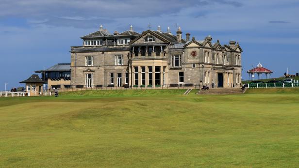 for-one-day-a-year,-the-clubhouse-of-the-royal-&-ancient-golf-club-opens-to-the-public-…