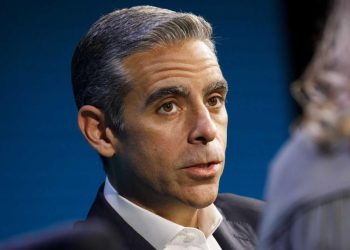 meta-exec-behind-facebook's-cryptocurrency-project-to-step-down-–-cnn