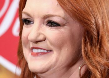 instagram-sees-a-smiling-sun-in-ree-drummond's-latest-pup-pic-–-mashed