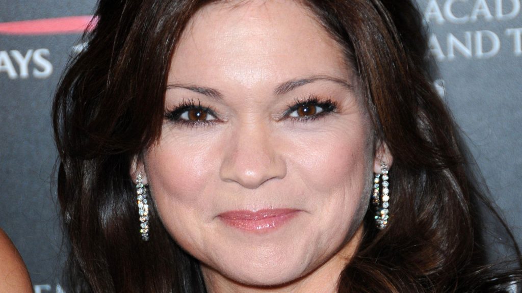 valerie-bertinelli's-hot-in-cleveland-blooper-has-instagram-cracking-up-–-mashed