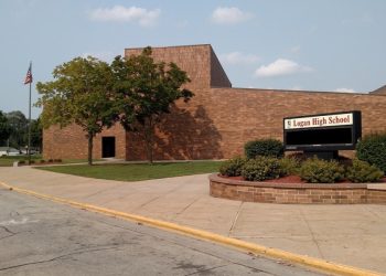 in-6-minutes,-fake-snapchat-threat-to-kill-at-logan-high-spreads-throughout-school-–-wizm's