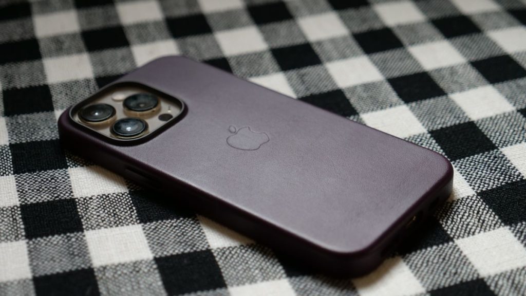 iphone-users-opting-out-of-app-tracking-are-still-being-tracked-by-facebook-and-snapchat-(report)