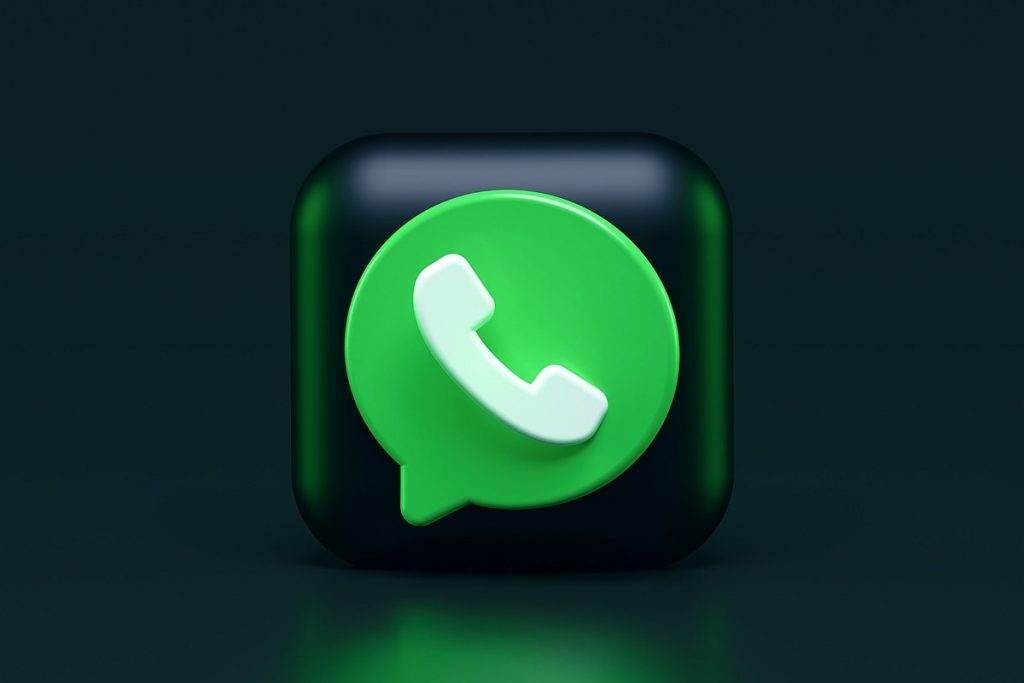 whatsapp-could-soon-get-new-media-sending-menu,-may-let-users-edit-recipients-…