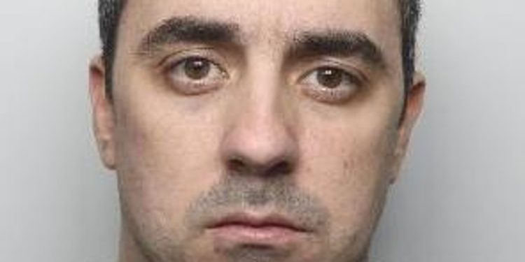 yorkshire-ambulance-worker,-33,-who-sexually-assaulted-15-year-old-girl-he-met-on-snapchat-jailed