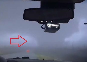 missouri-chasers-dashcam-shows-violent-wedge-tornado-close-call-–-khmo