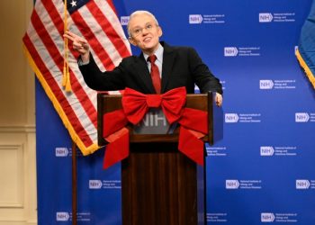 'snl'-cold-open-tackles-vaccines,-omicron-and-the-cuomo-brothers-–-the-hollywood-reporter