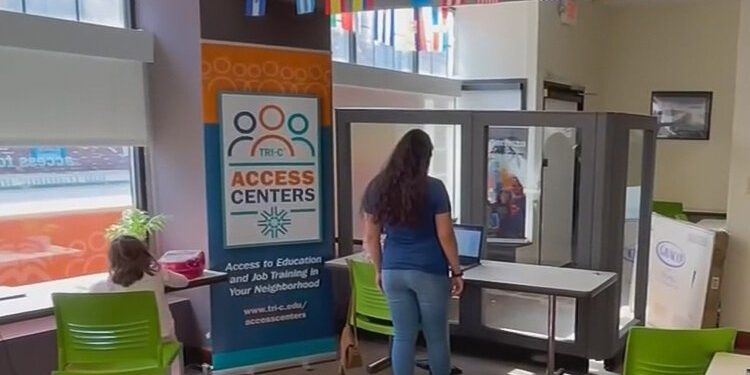 bridging-the-digital-divide:-at&t-to-unveil-its-connected-learning-center-at-esperanza-this-week