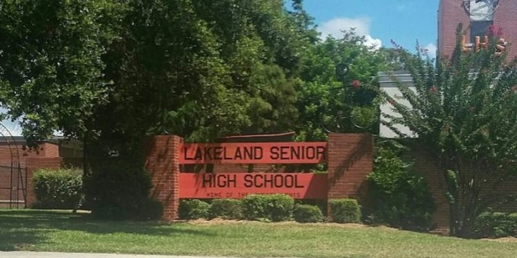 florida-substitute-teacher-charged-after-alleged-snapchat-showed-her-having-sex-with-student