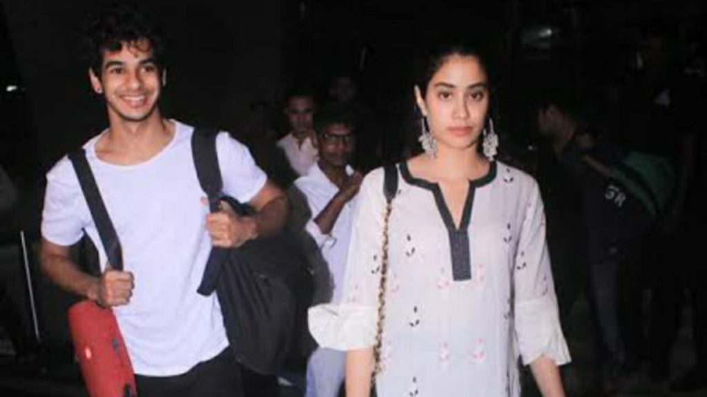 time-ishaan-khatter-&-janhvi-kapoor-were-almost-mobbed-at-airport:-checkout-|-iwmbuzz