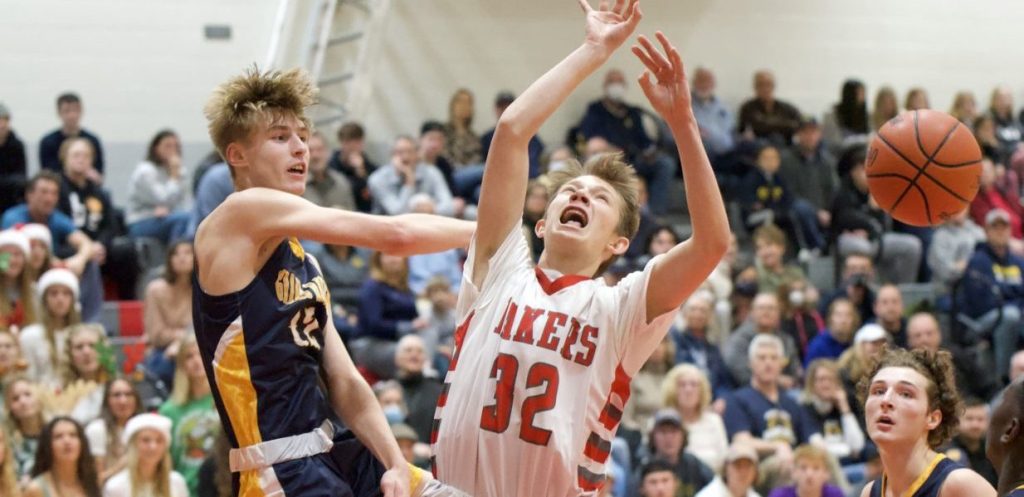 grand-haven's-worthington-hits-six-3-pointers-as-bucs-pull-away-from-spring-lake-in-the-fourth