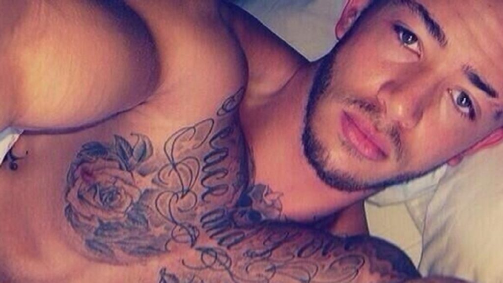 former-footballer-ashley-cain-snapchat-scandal-–-get-india-news