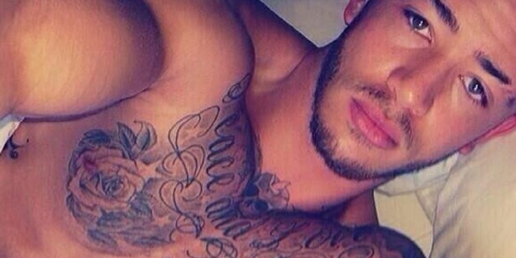 former-footballer-ashley-cain-snapchat-scandal-–-get-india-news