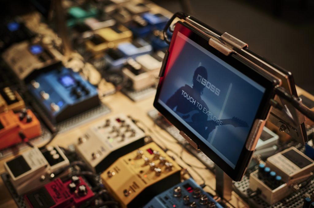 roland's-new-retail-experience-lets-you-control-the-lighting,-audio-and-video-in-store-…