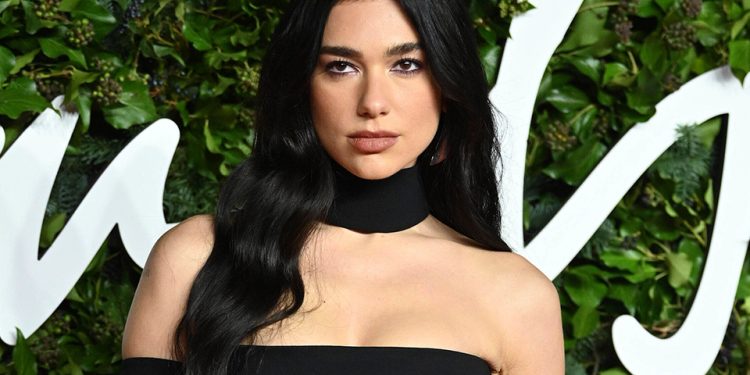 dua-lipa-in-nothing-but-lingerie-&-snow-boots-is-honestly-such-a-mood-–-stylecaster