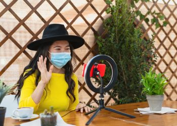 how-the-pandemic-supercharged-the-creator-economy-in-2021-|-engadget