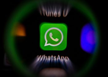 whatsapp's-new-feature-identifies-nearby-businesses!-soft-roll-out-for-ios-already-happening