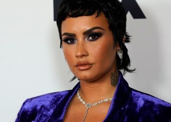 demi-lovato-just-low-key-shaved-their-head-&-honestly-it-really-works-–-stylecaster
