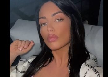 mandy-rose-leaves-fans-speechless-with-new-lingerie-video-drop-–-ringside-news
