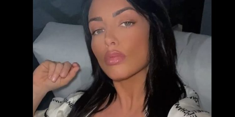 mandy-rose-leaves-fans-speechless-with-new-lingerie-video-drop-–-ringside-news