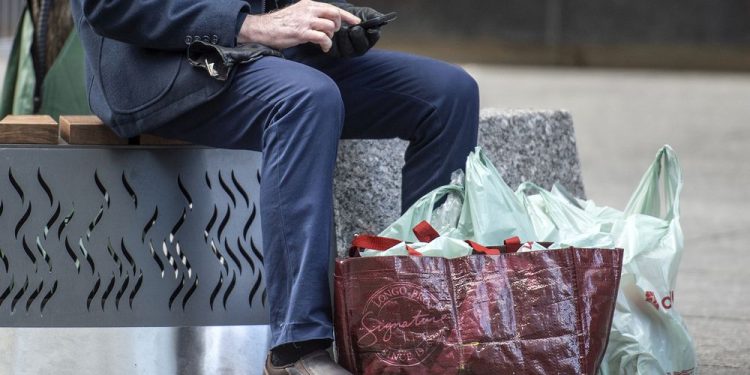 vancouver's-plastic-bag-ban-and-single-use-item-fees-start-saturday