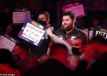 darts:-michael-smith-stuns-gerwyn-price-to-reach-the-world-championship-semi-finals-–-daily-mail
