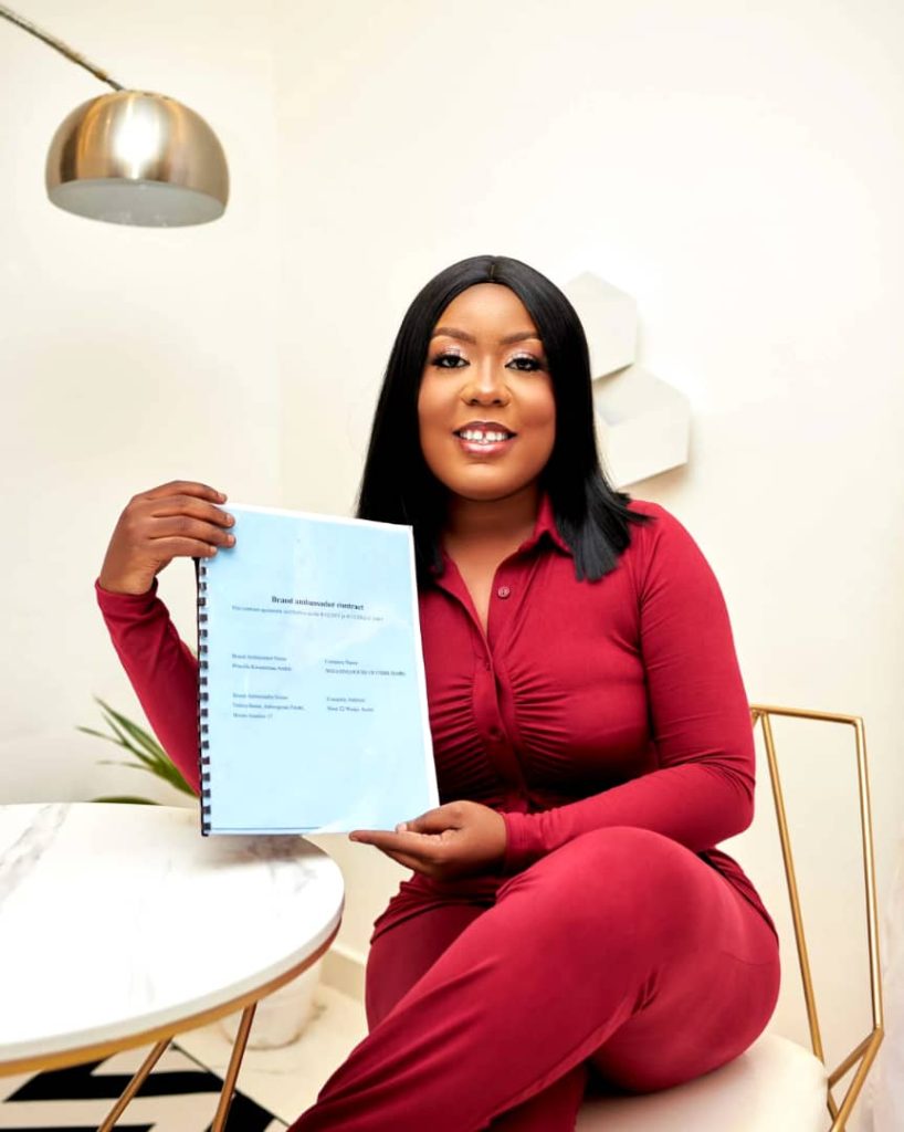 uk-based-'wigasm'-signs-ghanaian-snapchat-influencer-–-myjoyonline.com